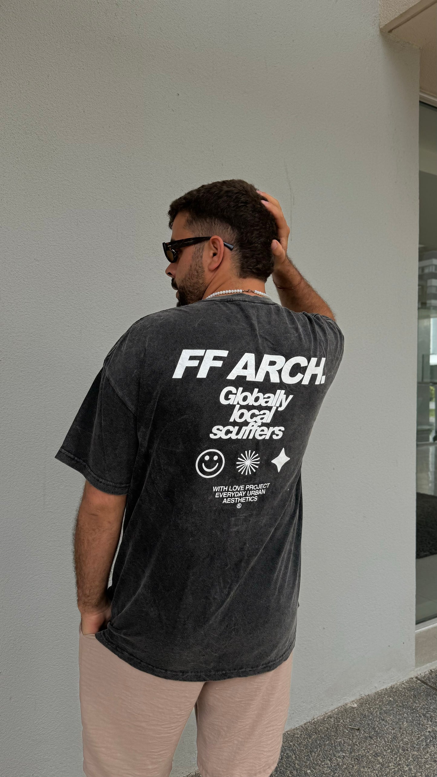 Remera over negra scuffers nevada 032