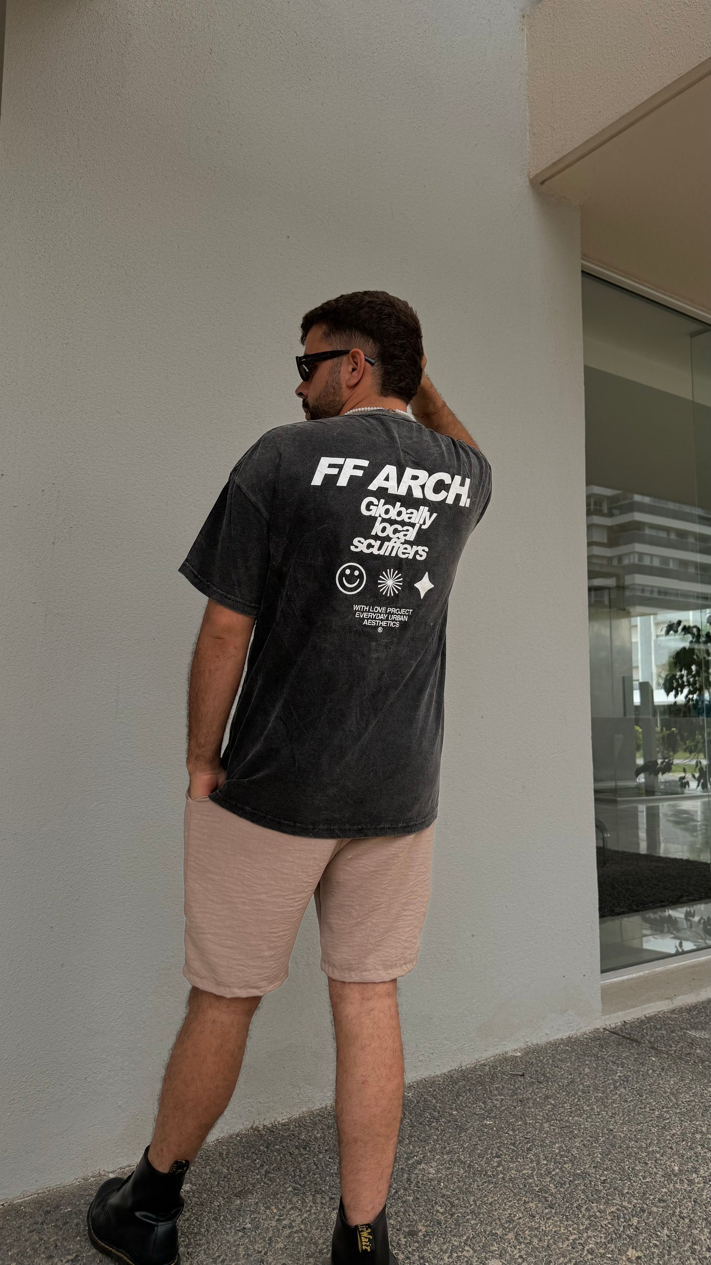 Remera over negra scuffers nevada 032
